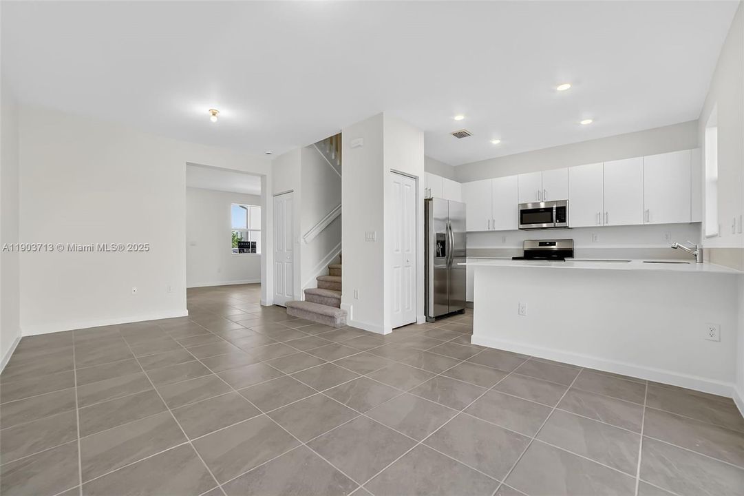 For Rent: $2,600 (3 beds, 2 baths, 0 Square Feet)