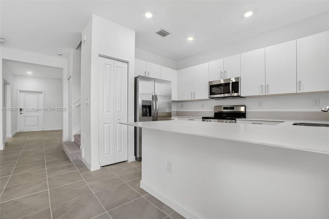 For Rent: $2,600 (3 beds, 2 baths, 0 Square Feet)