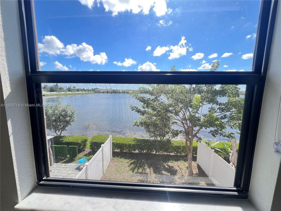 For Sale: $530,000 (3 beds, 2 baths, 1650 Square Feet)