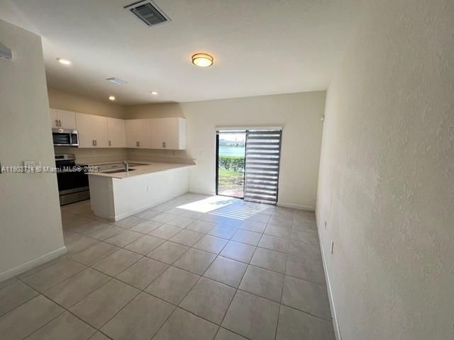 For Sale: $530,000 (3 beds, 2 baths, 1650 Square Feet)