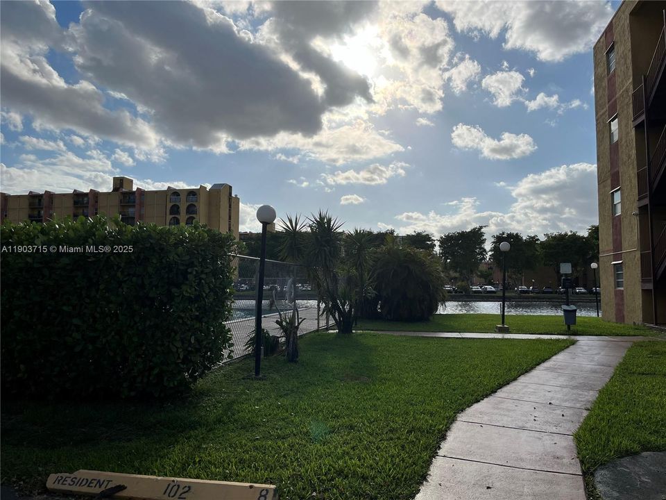 出租: $2,000 (2 贝兹, 2 浴室, 793 平方英尺)