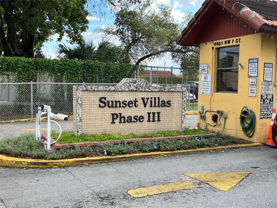 出租: $2,000 (2 贝兹, 2 浴室, 793 平方英尺)