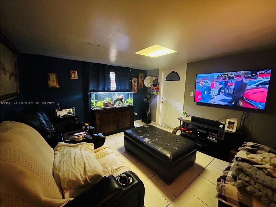 待售: $674,000 (0 贝兹, 0 浴室, 1847 平方英尺)