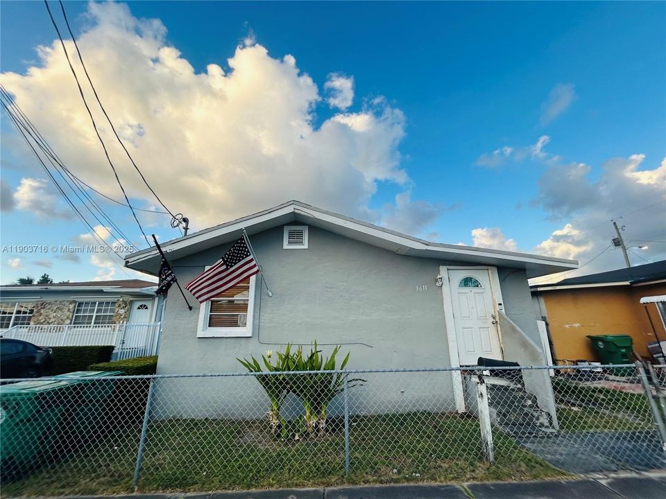 待售: $674,000 (0 贝兹, 0 浴室, 1847 平方英尺)