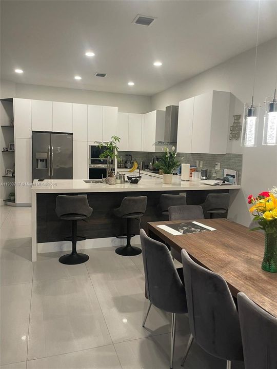 For Rent: $4,300 (4 beds, 2 baths, 2178 Square Feet)