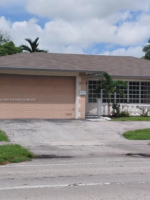 For Rent: $3,500 (3 beds, 2 baths, 1753 Square Feet)