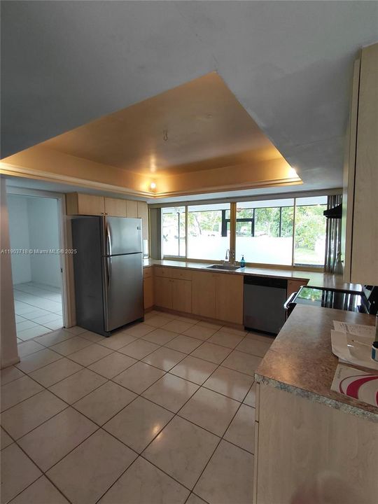 For Rent: $3,500 (3 beds, 2 baths, 1753 Square Feet)