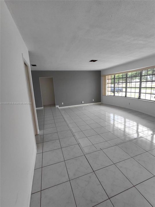 For Rent: $3,500 (3 beds, 2 baths, 1753 Square Feet)