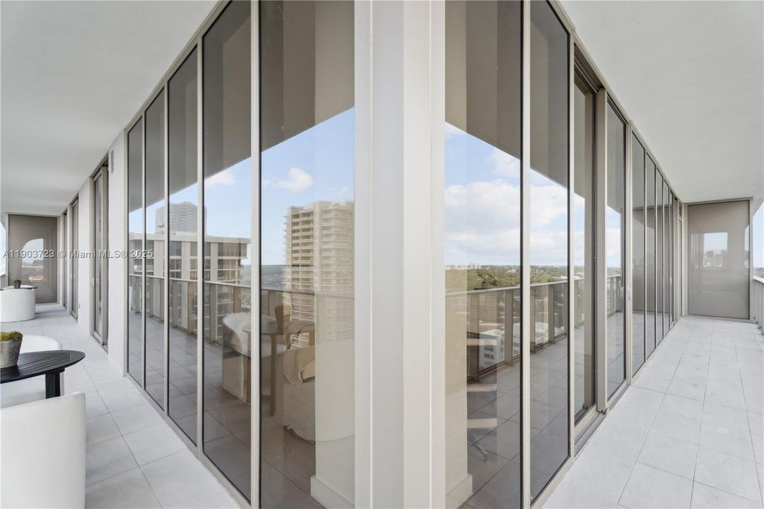 出租: $18,000 (3 贝兹, 3 浴室, 1696 平方英尺)