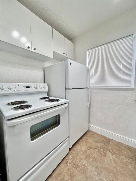 For Rent: $1,600 (1 beds, 1 baths, 700 Square Feet)