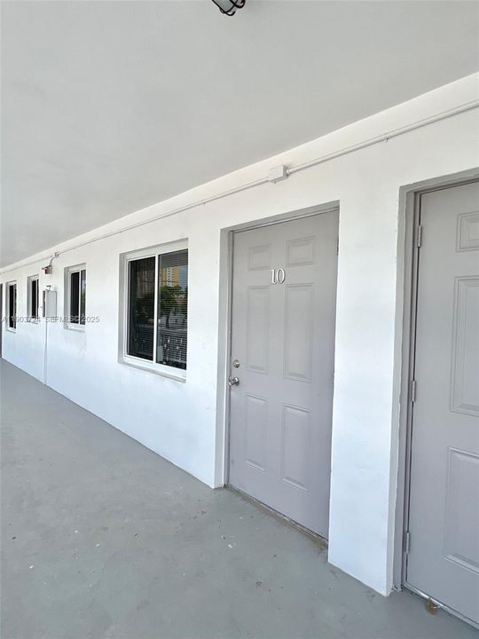 For Rent: $1,600 (1 beds, 1 baths, 700 Square Feet)