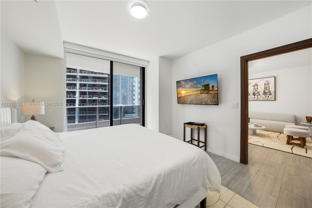 For Rent: $6,450 (1 beds, 2 baths, 1022 Square Feet)