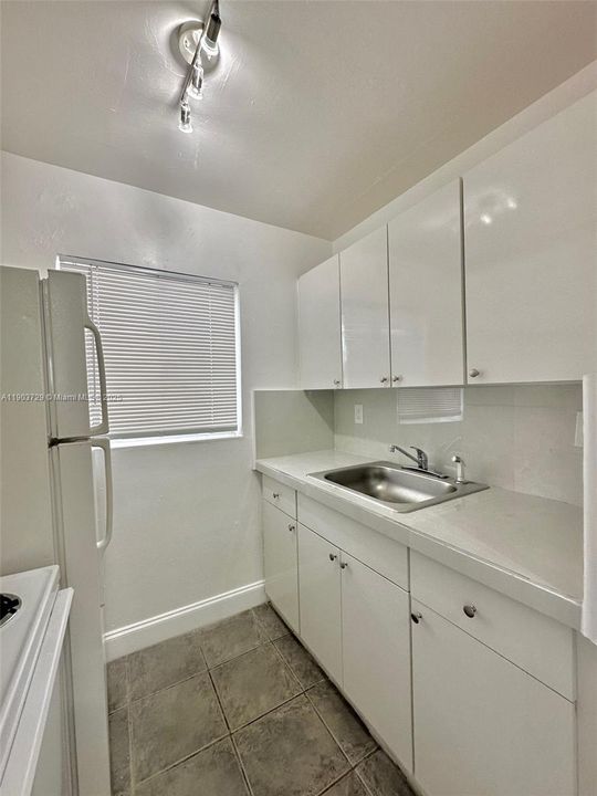 Recently Rented: $1,700 (1 beds, 1 baths, 650 Square Feet)