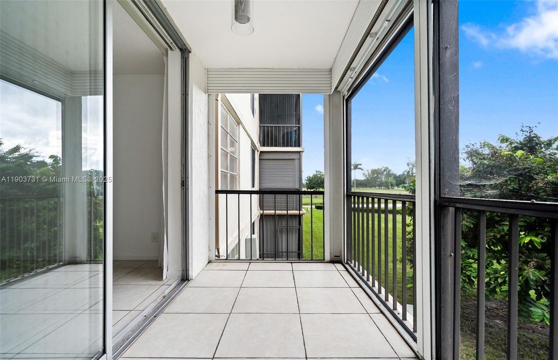 For Sale: $125,000 (1 beds, 1 baths, 800 Square Feet)