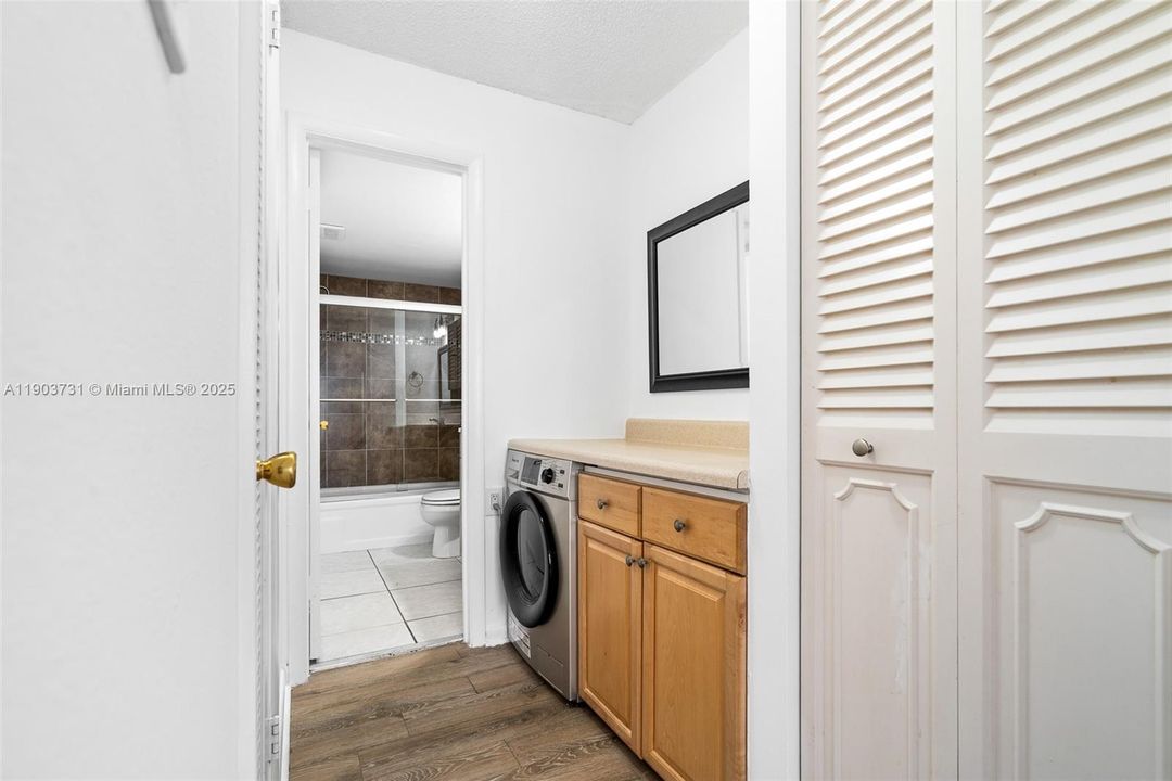 For Sale: $125,000 (1 beds, 1 baths, 800 Square Feet)