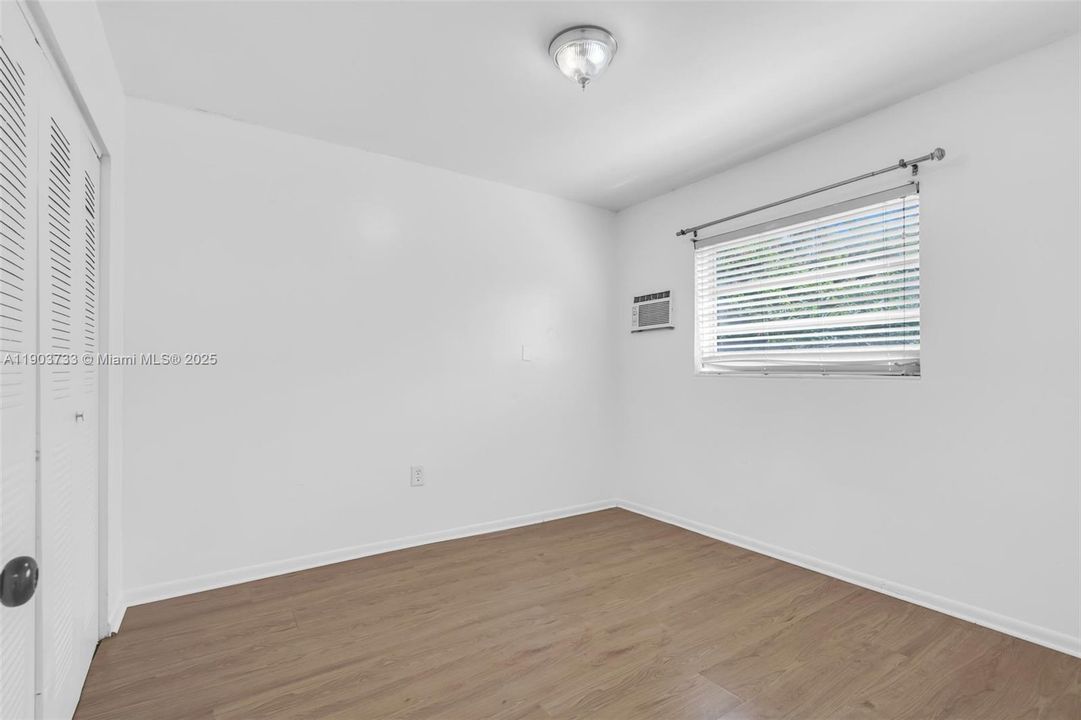 For Rent: $2,450 (2 beds, 1 baths, 2599 Square Feet)