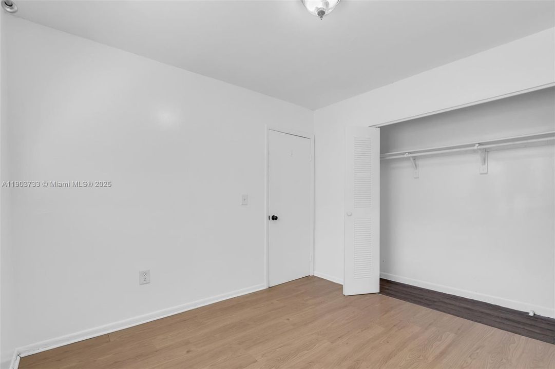 For Rent: $2,450 (2 beds, 1 baths, 2599 Square Feet)