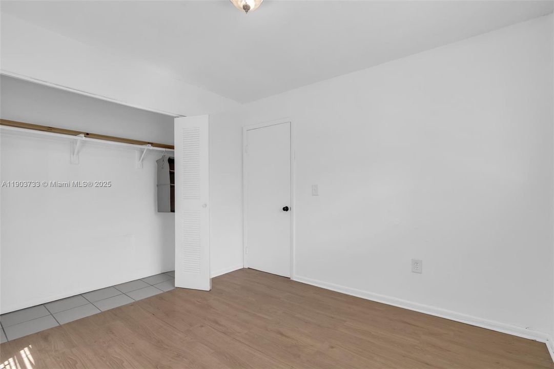 For Rent: $2,450 (2 beds, 1 baths, 2599 Square Feet)