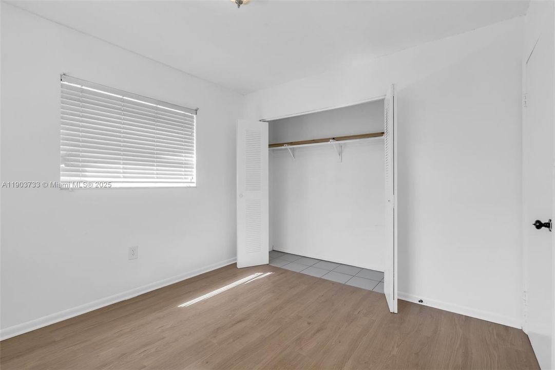 For Rent: $2,450 (2 beds, 1 baths, 2599 Square Feet)