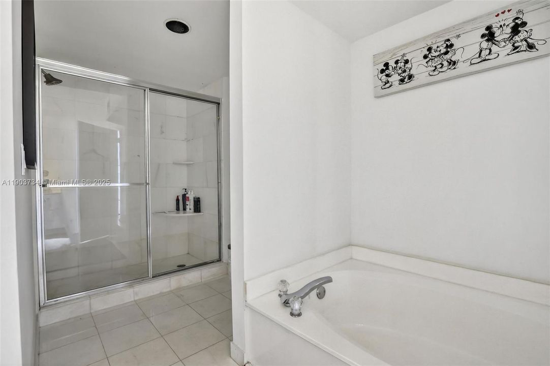 For Rent: $2,800 (2 beds, 2 baths, 1361 Square Feet)