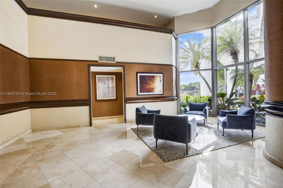 For Rent: $2,800 (2 beds, 2 baths, 1361 Square Feet)