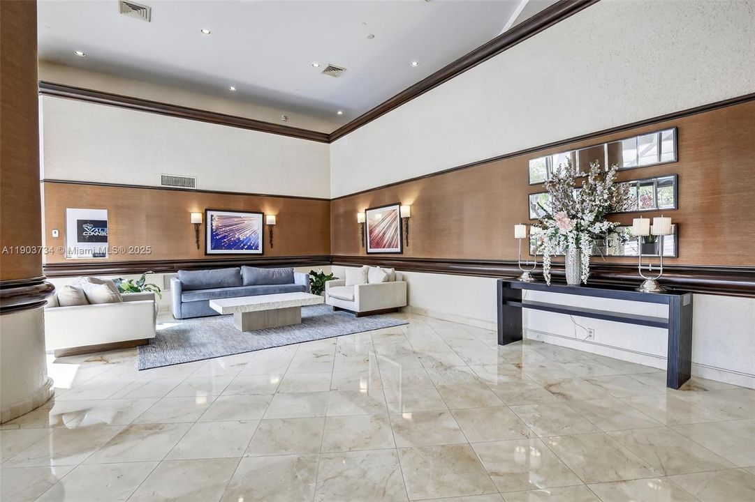 For Rent: $2,800 (2 beds, 2 baths, 1361 Square Feet)