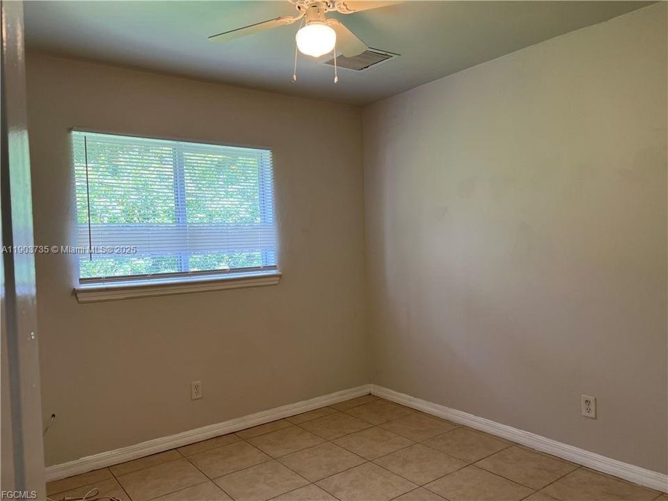 Под контрактом: $375,000 (0 спален, 0 ванн, 0 Квадратных фут)