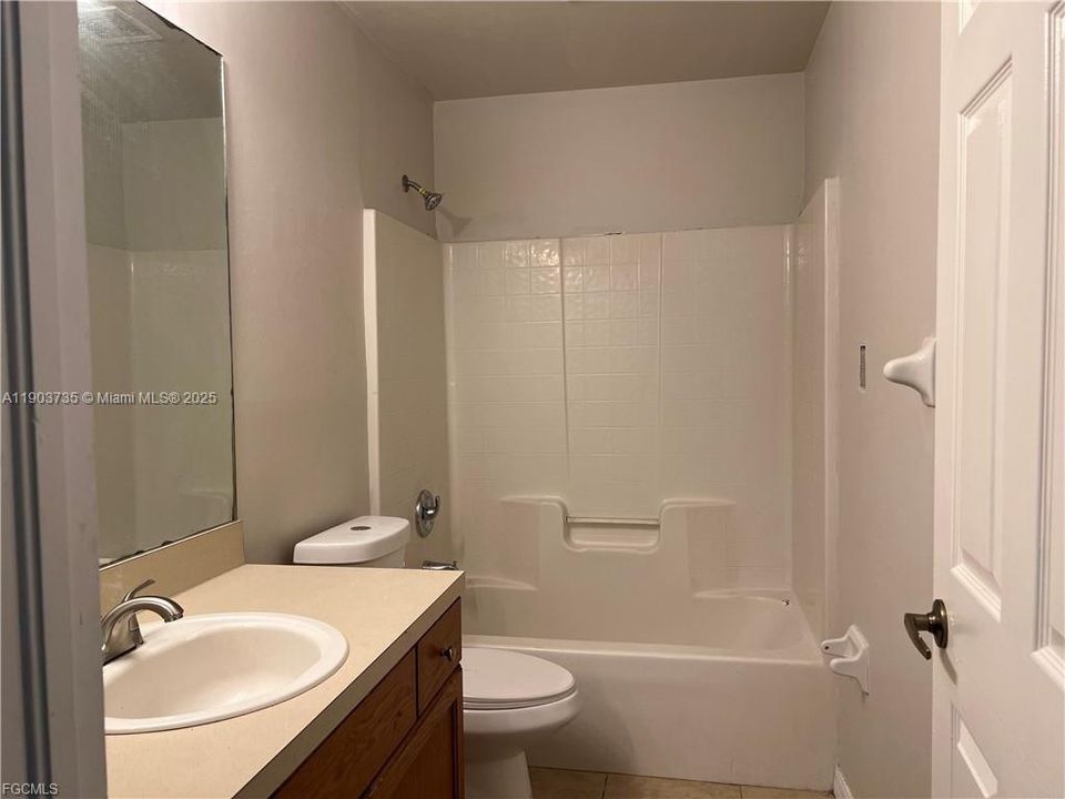 Под контрактом: $375,000 (0 спален, 0 ванн, 0 Квадратных фут)