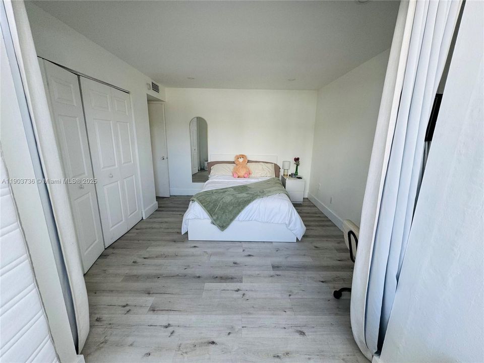 For Sale: $289,000 (3 beds, 2 baths, 1278 Square Feet)