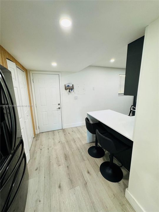For Sale: $289,000 (3 beds, 2 baths, 1278 Square Feet)