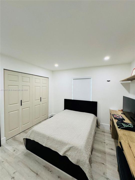 For Sale: $289,000 (3 beds, 2 baths, 1278 Square Feet)