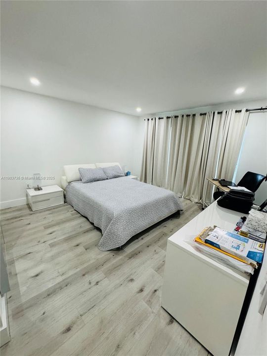 For Sale: $289,000 (3 beds, 2 baths, 1278 Square Feet)