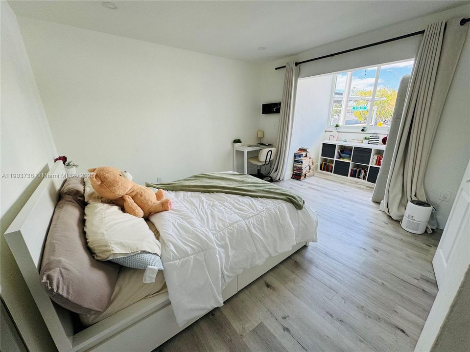 For Sale: $289,000 (3 beds, 2 baths, 1278 Square Feet)