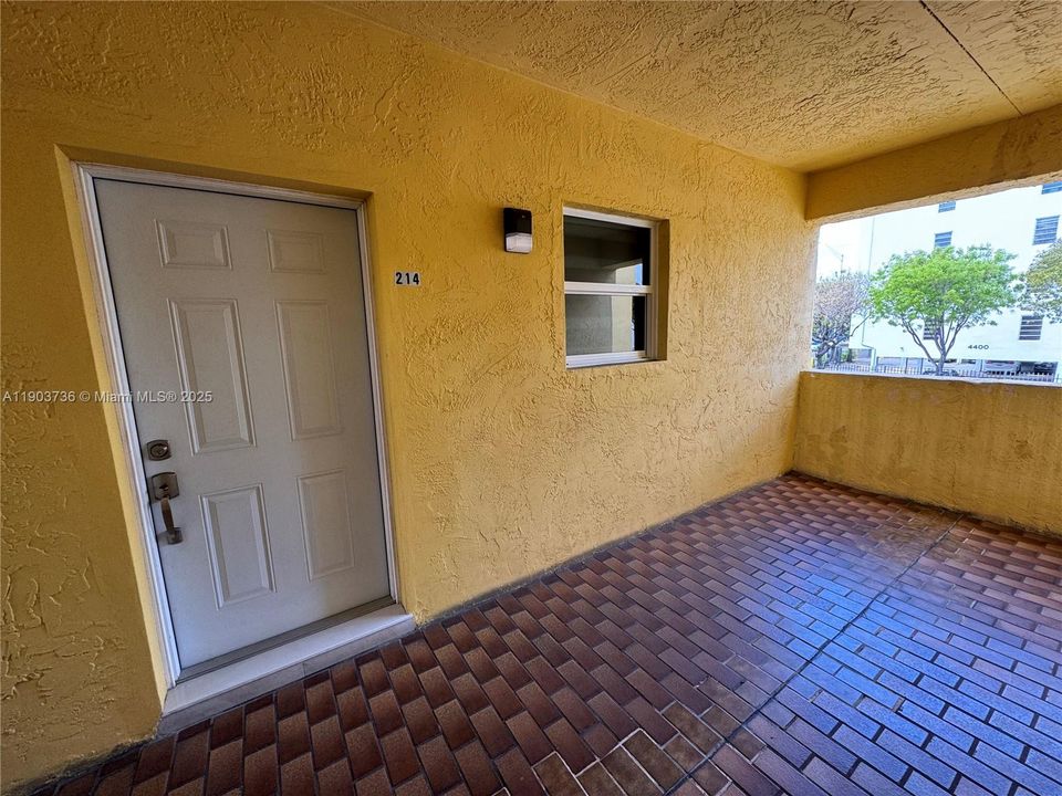 For Sale: $289,000 (3 beds, 2 baths, 1278 Square Feet)