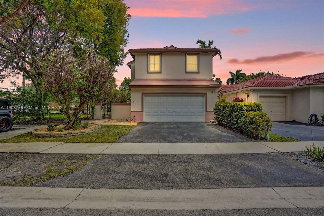 For Sale: $609,000 (4 beds, 2 baths, 1808 Square Feet)