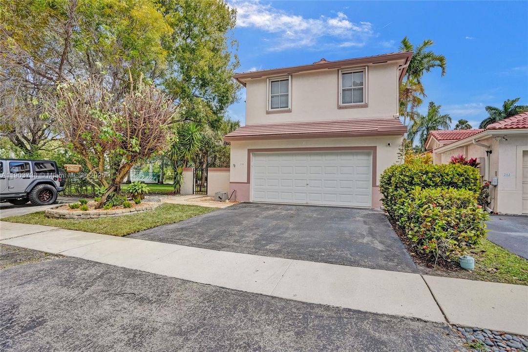 For Sale: $609,000 (4 beds, 2 baths, 1808 Square Feet)