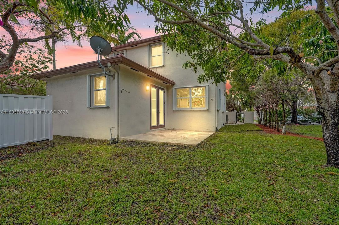 For Sale: $609,000 (4 beds, 2 baths, 1808 Square Feet)