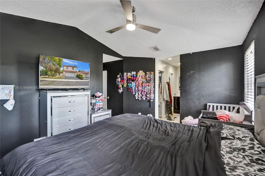 For Sale: $609,000 (4 beds, 2 baths, 1808 Square Feet)