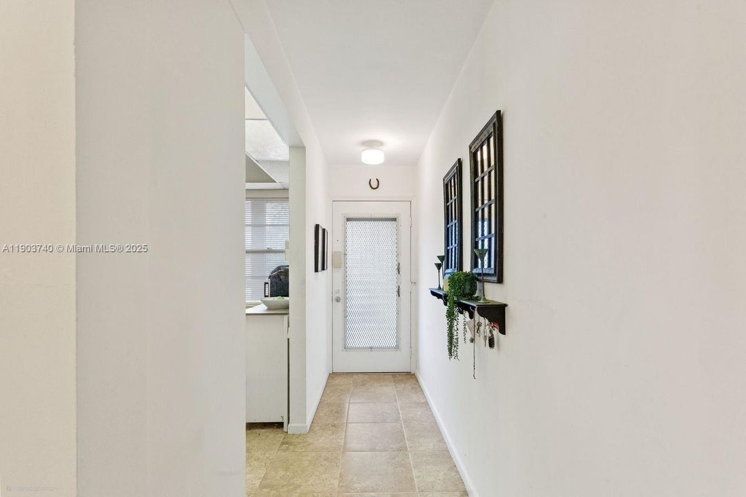 For Sale: $165,000 (2 beds, 2 baths, 1156 Square Feet)