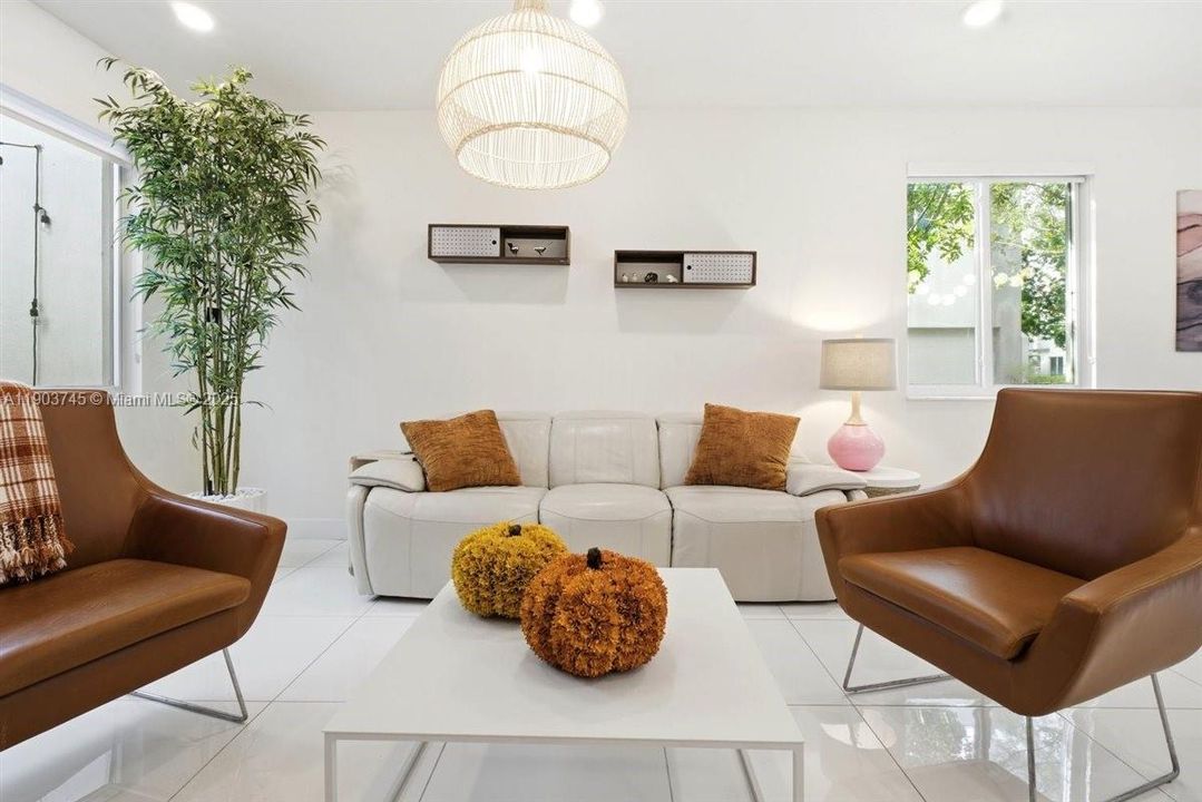 Active With Contract: $3,800 (3 beds, 2 baths, 2379 Square Feet)