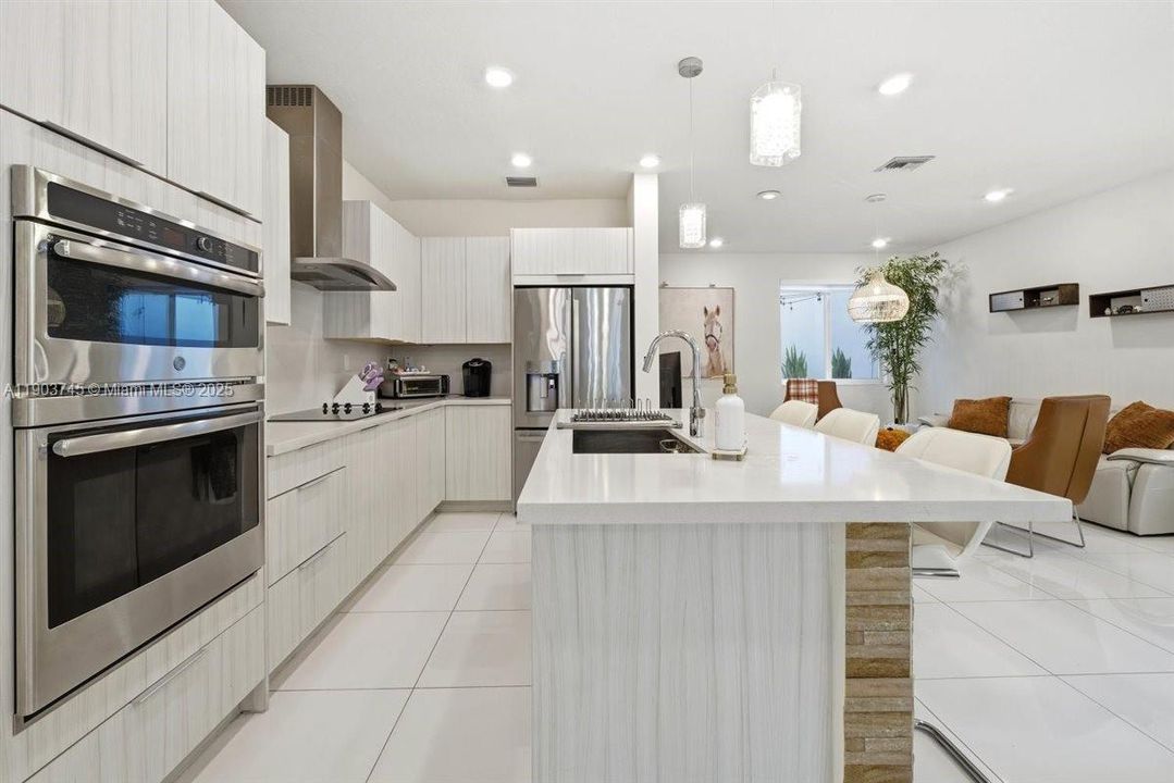 Active With Contract: $3,800 (3 beds, 2 baths, 2379 Square Feet)