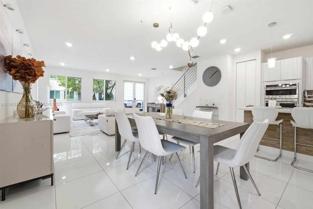 Active With Contract: $3,800 (3 beds, 2 baths, 2379 Square Feet)