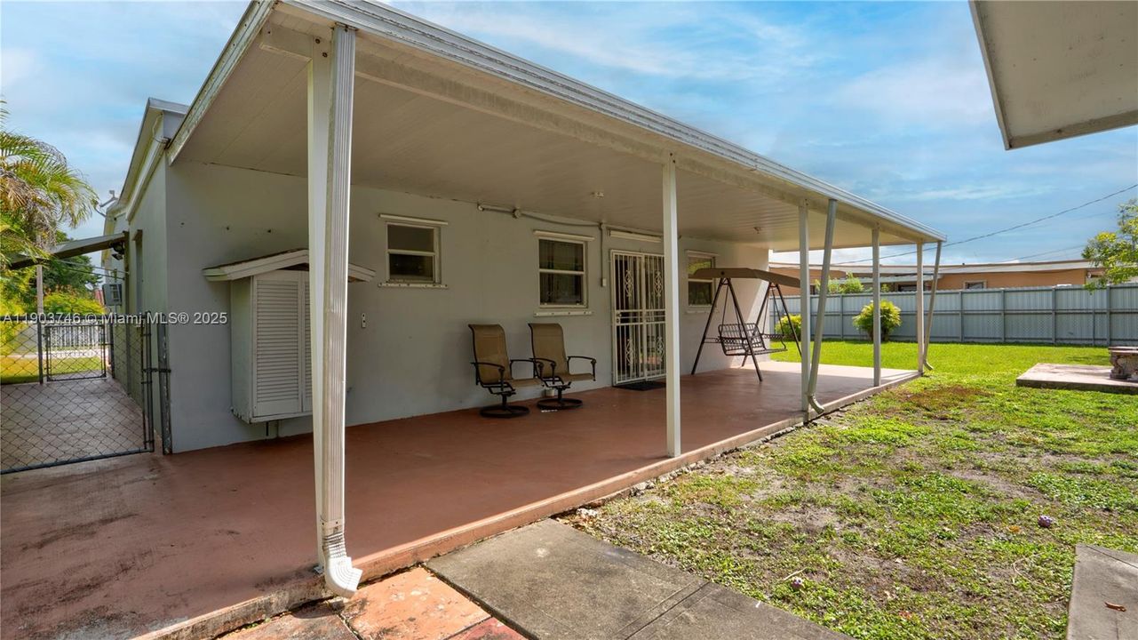 Active With Contract: $650,000 (4 beds, 2 baths, 1856 Square Feet)