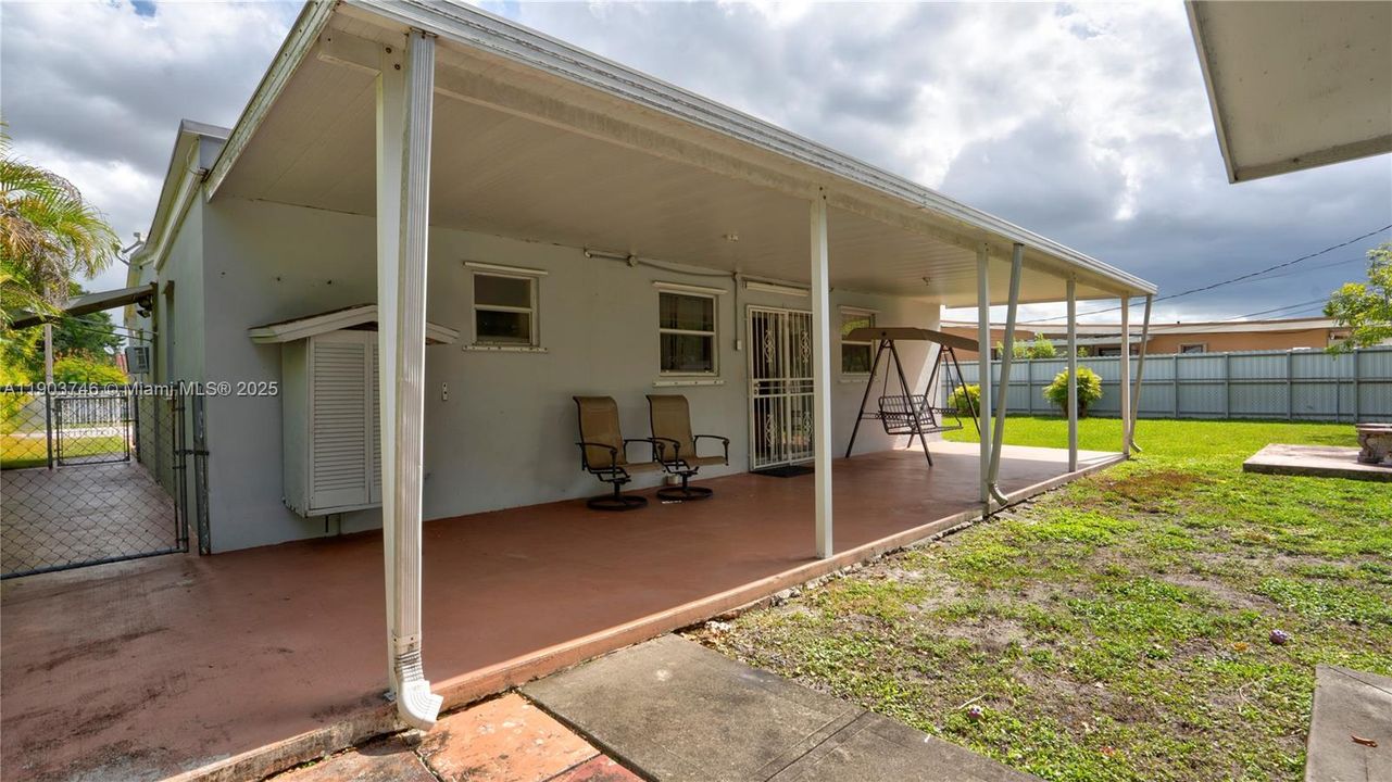 Active With Contract: $650,000 (4 beds, 2 baths, 1856 Square Feet)