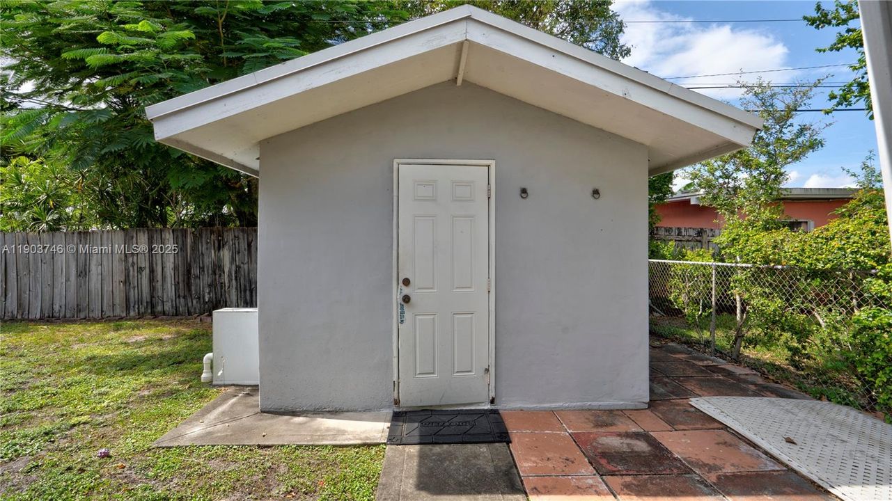 Active With Contract: $650,000 (4 beds, 2 baths, 1856 Square Feet)