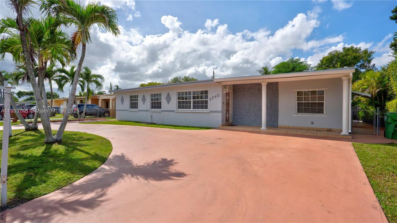 Active With Contract: $650,000 (4 beds, 2 baths, 1856 Square Feet)