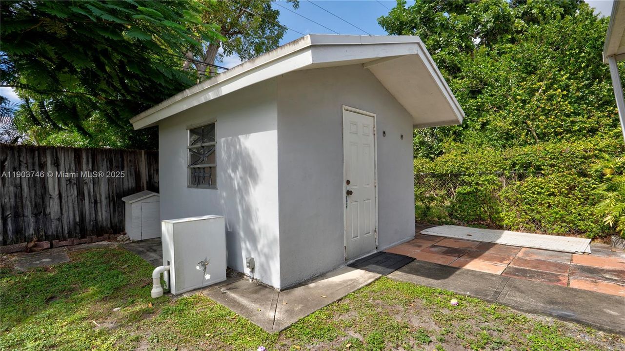 Active With Contract: $650,000 (4 beds, 2 baths, 1856 Square Feet)