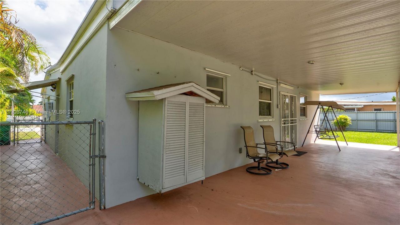 Active With Contract: $650,000 (4 beds, 2 baths, 1856 Square Feet)