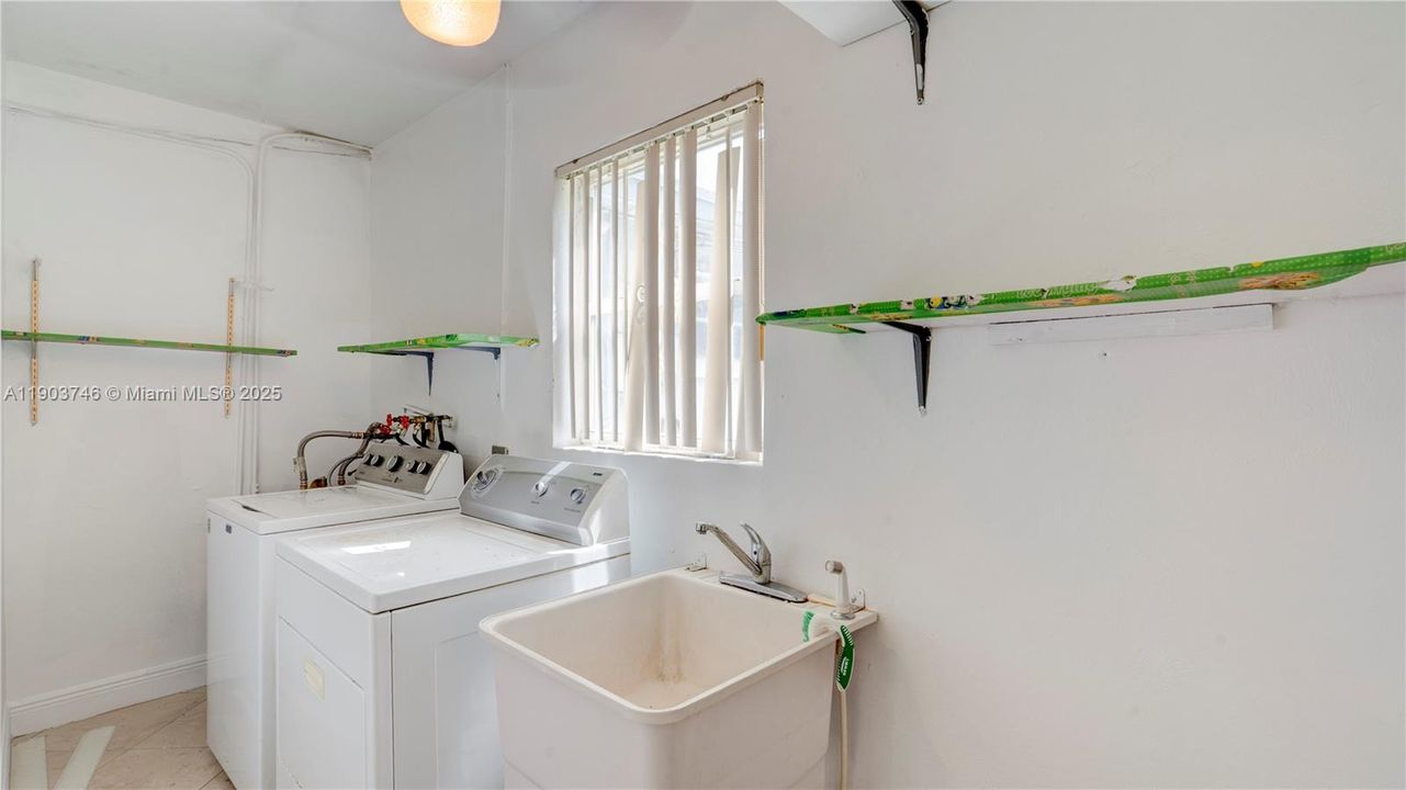 Active With Contract: $650,000 (4 beds, 2 baths, 1856 Square Feet)