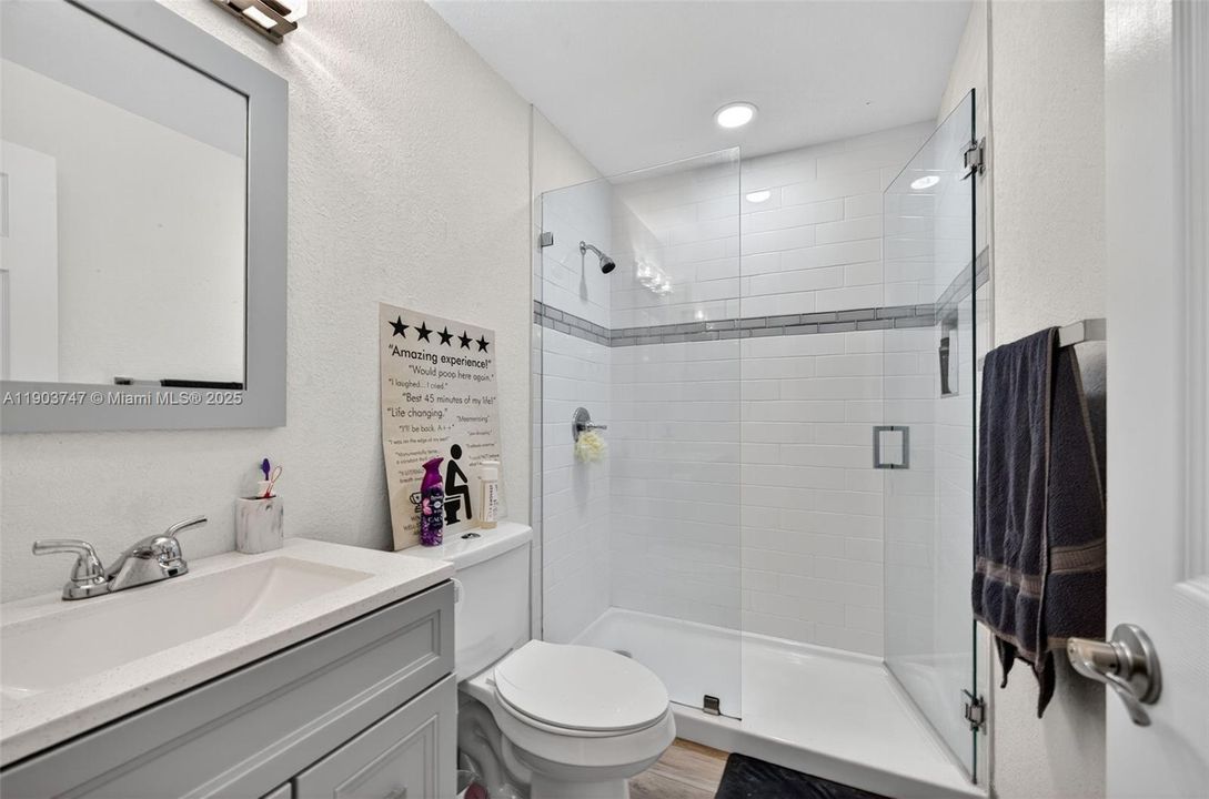 Active With Contract: $335,000 (2 beds, 2 baths, 960 Square Feet)